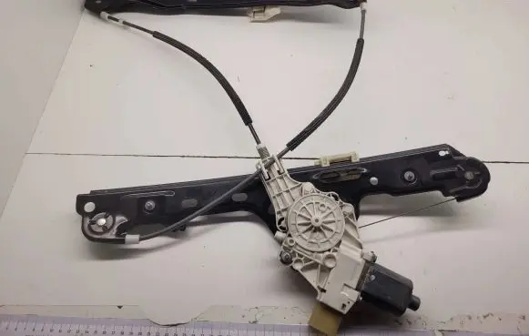 Sliding door window regulator with motor