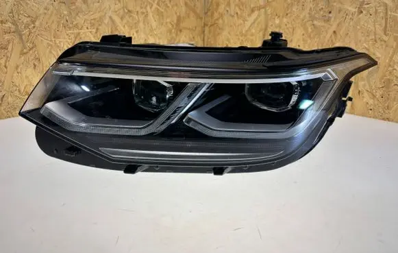 Volkswagen Tiguan Headlight/headlamp 5NB941113F K199T21