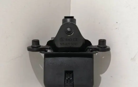 Skoda Octavia Mk2 (1Z) Tailgate/trunk/boot lock/catch/latch 1Z5827501D BN3CZ