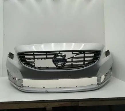 Volvo V60 Front bumper 31323831