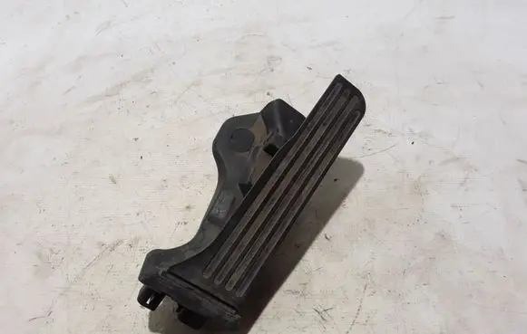 Volkswagen Tiguan Accelerator throttle pedal 1K1721503