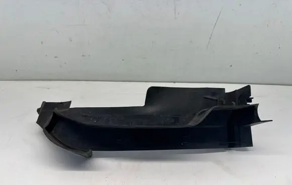 Audi Q7 4M Fender end trim 4M0821169B