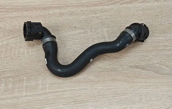 BMW 8 G16 Engine coolant pipe/hose 8678504