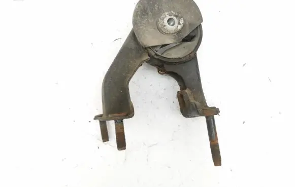 Toyota Avensis T250 Engine mount bracket