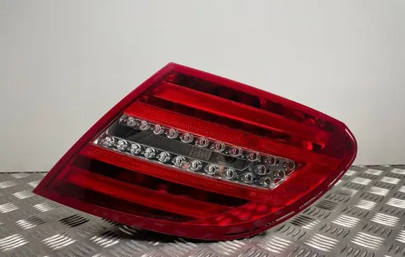 Mercedes-Benz C W204 Rear/tail lights 2049060503