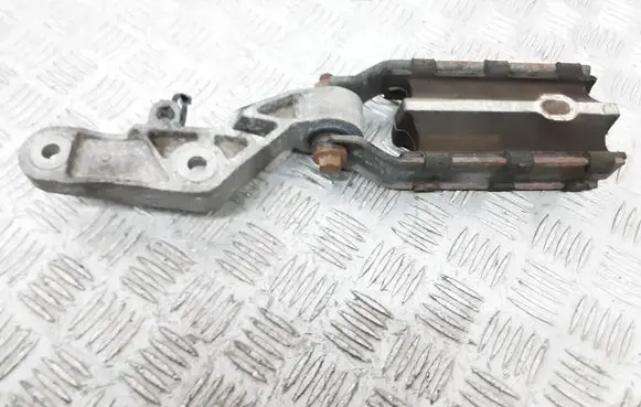 Volvo XC60 Engine mount bracket 31262935 31277781