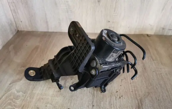 Opel Zafira B ABS Pump 13246534