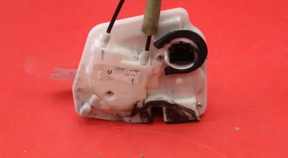 Mazda 2 Front door lock F96-G15-R2