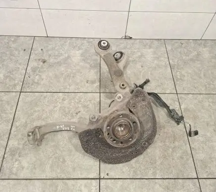 Mercedes-Benz E W213 Front wheel hub 2133303101 A2043320101