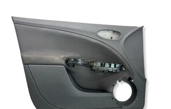 Seat Altea XL Front door card panel trim 5P0867011