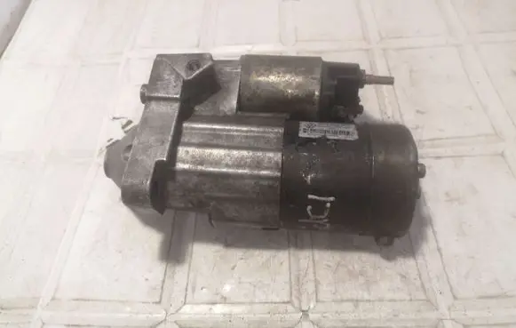 Renault Clio II Starter motor 8200021396 M000T86181