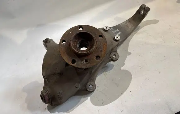 BMW 5 F10 F11 Front wheel hub