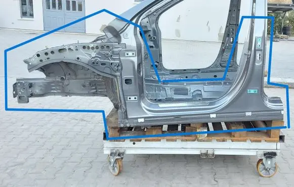 Mercedes-Benz GLA H247 Front quarter panel