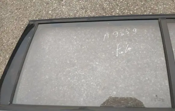 Skoda Fabia Mk2 (5J) Rear door window glass as2
