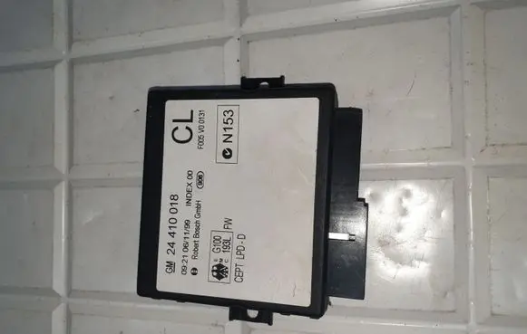 Opel Zafira A Comfort/convenience module 24410018