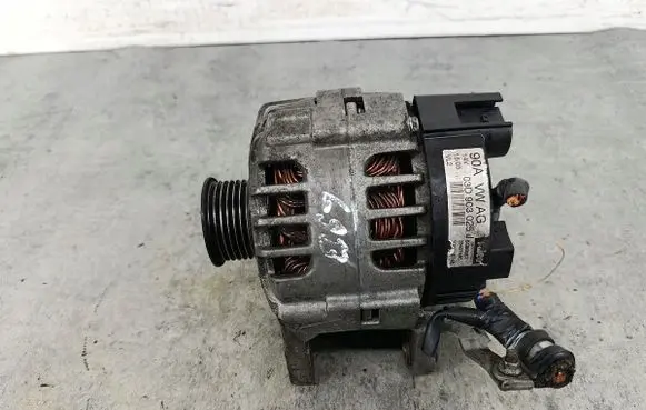 Volkswagen Polo IV 9N3 Generator/alternator 03D903025J