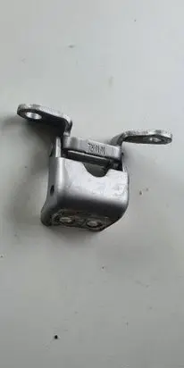 Honda CR-V Rear door upper hinge