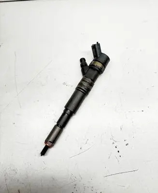 BMW 5 E39 Fuel injector 7785573 0986435022