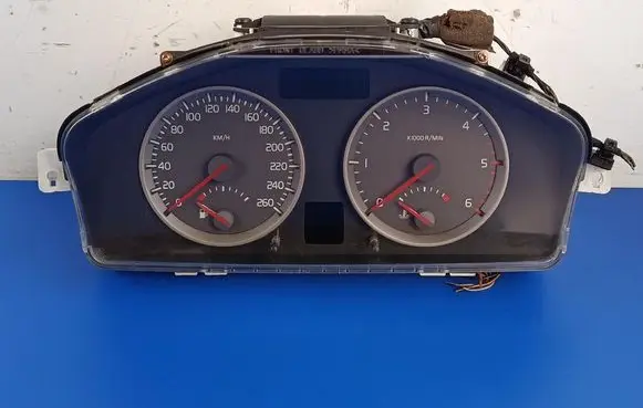 Volvo V50 Speedometer (instrument cluster) 30710071
