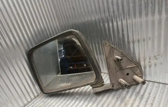 Nissan Navara D22 Manual wing mirror E4025501 T8070