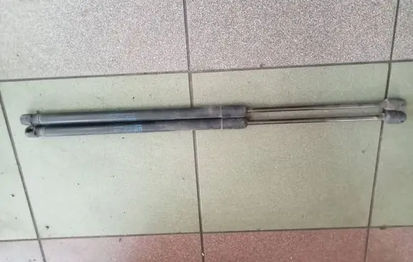 Opel Vectra C Tailgate/trunk strut/damper 13247867 315005777
