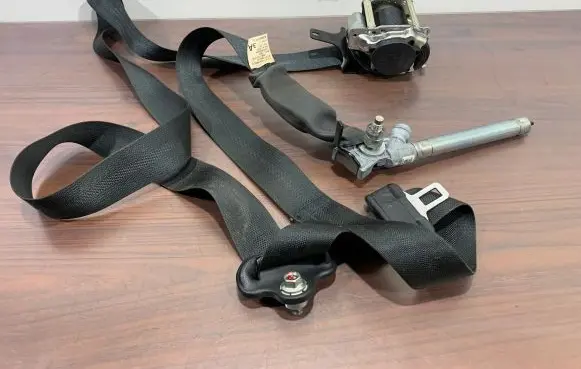 Mitsubishi Outlander IV Front seatbelt 0589P1000277 6499087A 650781500B