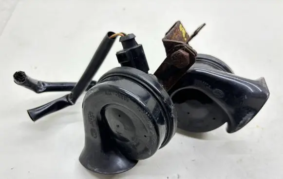 Volkswagen Polo Horn signal 6Q0951221A