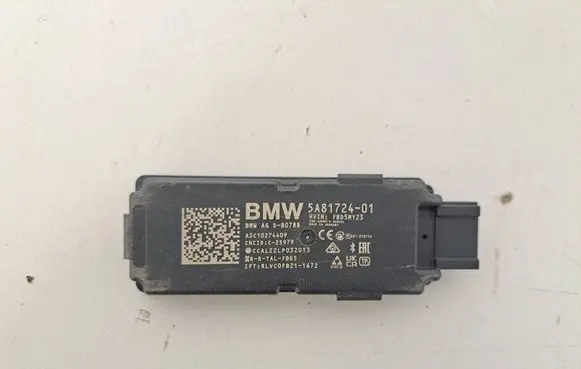 BMW X5 G05 Keyless system antenna 5A81724 5B60517