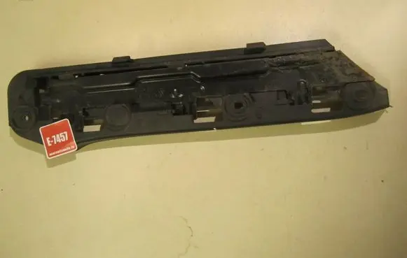 Volkswagen Caddy Front bumper mounting bracket 1T0807935