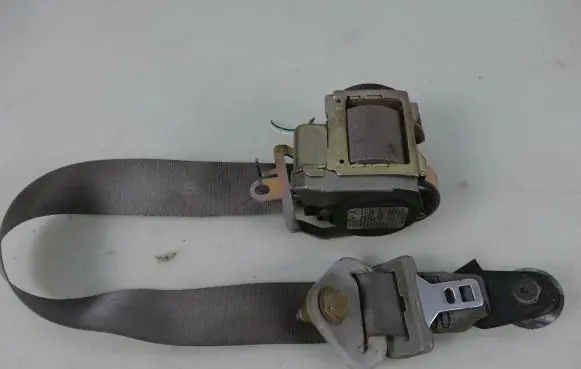 Mazda 323 F Front seatbelt 566310901