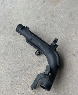 Volkswagen PASSAT B7 Intercooler hose/pipe 1K0145770AE