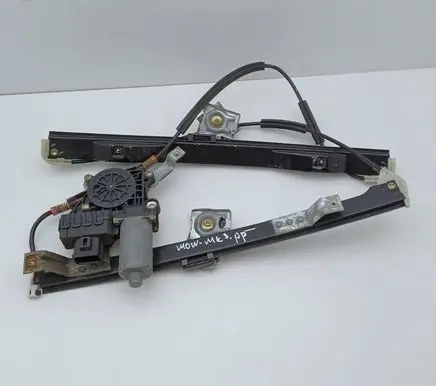 Ford Mondeo Mk III Front door window regulator with motor 0130821770