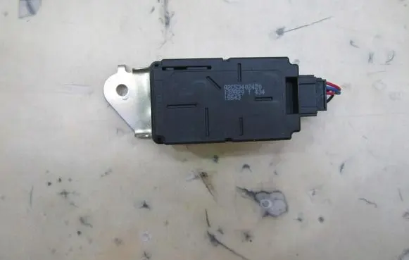 Suzuki SX4 S-Cross Tire pressure control unit KRIS235789