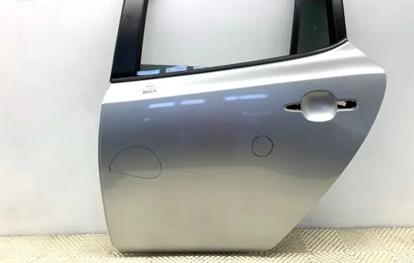 Nissan Leaf I (ZE0) Rear door