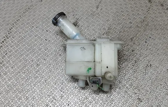 Nissan Micra Brake fluid reservoir 
