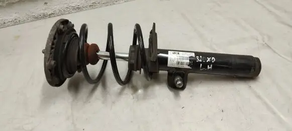 BMW 3 F30 F35 F31 Front shock absorber with coil spring 6873803