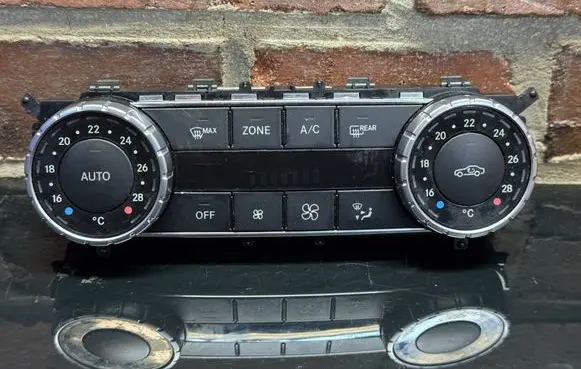 Mercedes-Benz C W204 Climate control unit A2049006608 SW201200