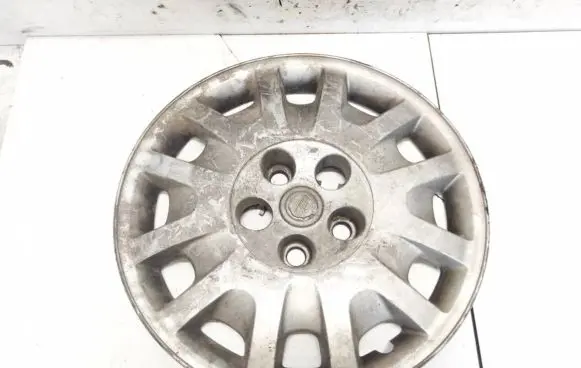 Chrysler Voyager R16 wheel hub/cap/trim 04766336AA 04766066AC