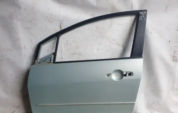 Mazda 5 Front door 