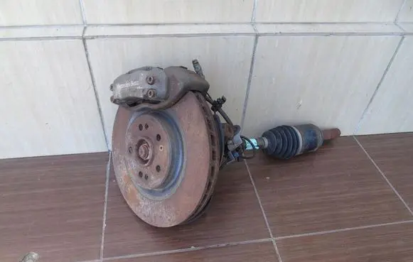 Mercedes-Benz ML W163 Front wheel hub spindle knuckle