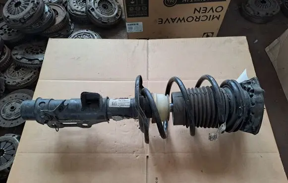 Chevrolet Camaro Front shock absorber with coil spring 84382051 85115464 84274945