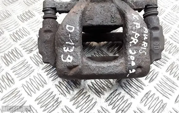 Toyota Auris 150 Front brake caliper