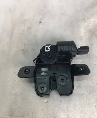 Nissan Juke II F16 Tailgate/trunk/boot lock/catch/latch 846304010r