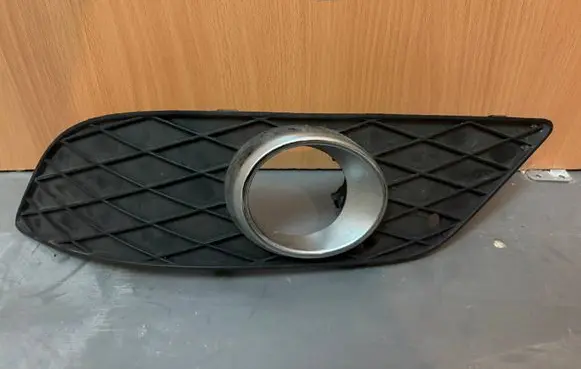 Mercedes-Benz A W169 Front bumper lower grill A1698852722 11279981
