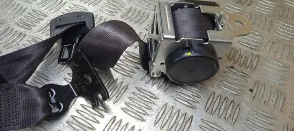 Maserati Quattroporte Middle seatbelt (rear) 6700125110