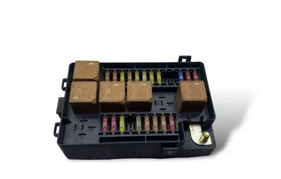 Jaguar XJ X308 Fuse module 518020003 CNE12822AA LNE2822AA