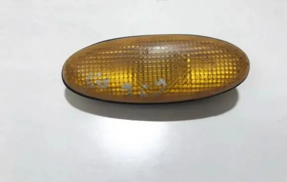 Mazda 626 Front fender indicator light 21461612 214-61612