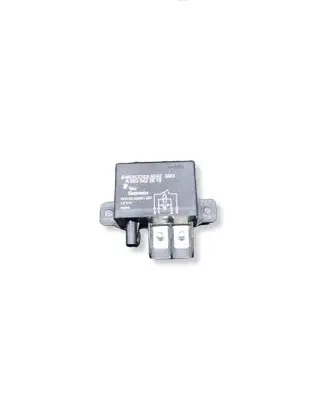 Mercedes-Benz C W204 Charging relay A0035422619 2332A201A42