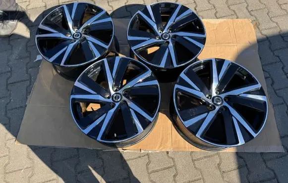R19 alloy rim