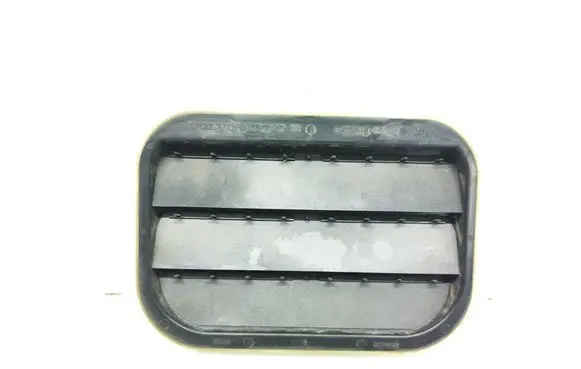 Volvo V70 Quarter panel pressure vent 31250723